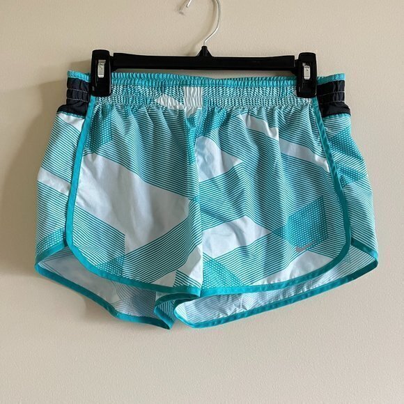 NIKE DRI-FIT SHORTS ATHLETIC TEAL WOMENS SIZE‎ M RUNNING - Picture 1 of 6